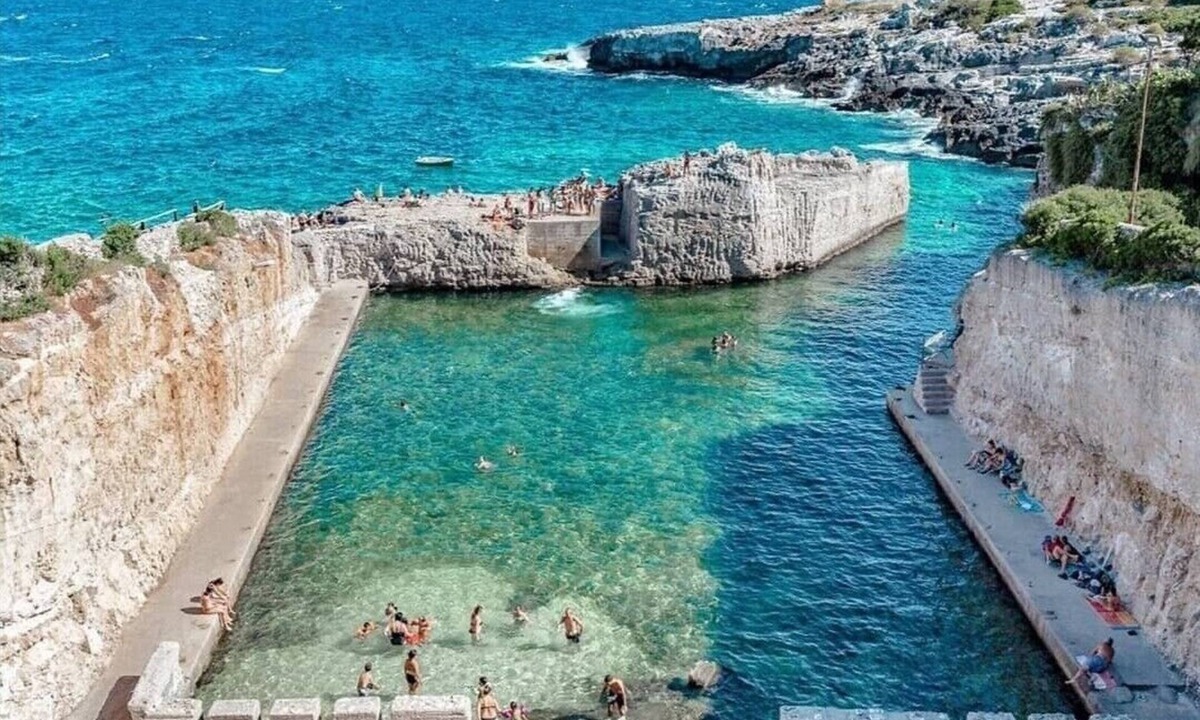 Salento Peninsula Villa | Villa Grotta Azzurra (B), with private parking and Pool