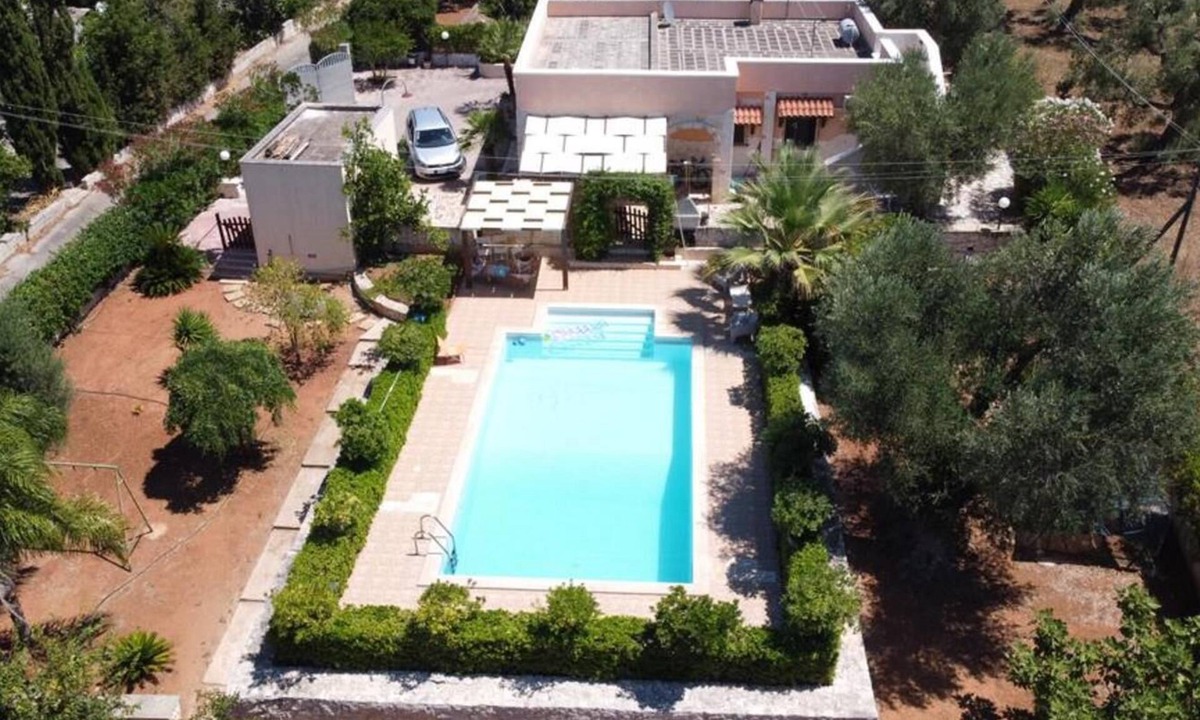San Vito dei Normanni Villa | Villa Lidia - Private Pool - Patio pool view - Wild Beaches at 10 km - Big Bbq