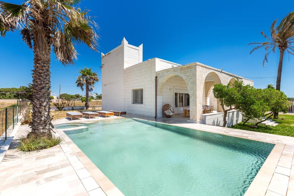 Campomarino di Maruggio Villa | Villa Mirante by BarbarHouse