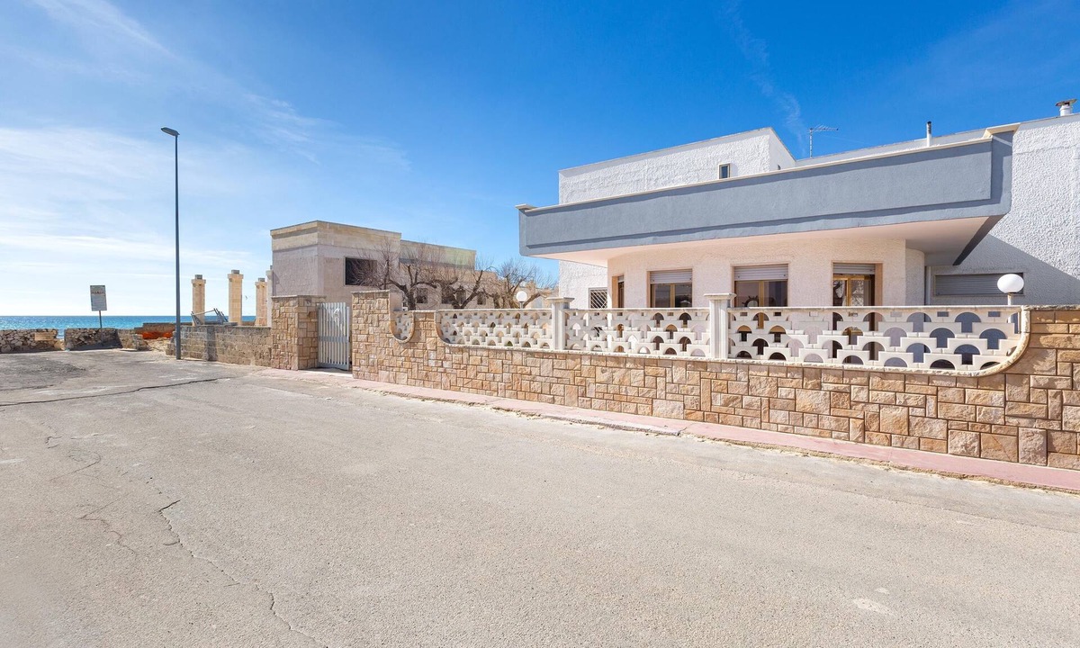 Torre Lapillo Apartment | Villa Scirocco by BarbarHouse