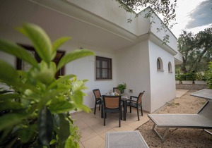 Ferienwohnung ulivo mit Pool und Privatstrand