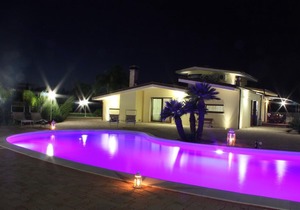Meadow Luxury Villa - Four Bedroom Villa, Sleeps 12