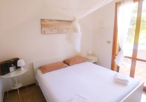 Small villa by the sea (Int. 2) 2 steps from the sea