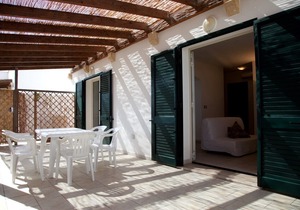Stella Maris Holidays - Spacious Apartment with Terrace
