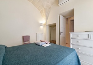 Villa Artemide - Three Bedroom Villa, Sleeps 6