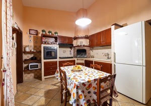 Villa Esmeralda - Four Bedroom Villa, Sleeps 10