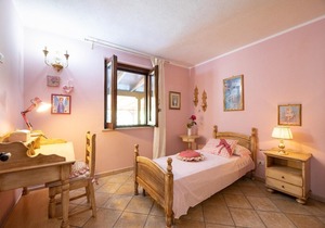 Villa Esmeralda - Four Bedroom Villa, Sleeps 10