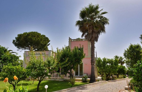 Cutrofiano House | 100 m² House ∙ 3 bedrooms ∙ 6 guests