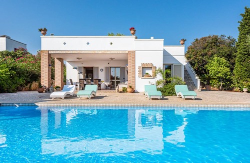 Marina di Felloniche Villa | 200 m² Villa ∙ 4 bedrooms ∙ 20 guests