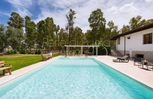 San Donaci House | 300 m² House ∙ 4 bedrooms ∙ 10 guests