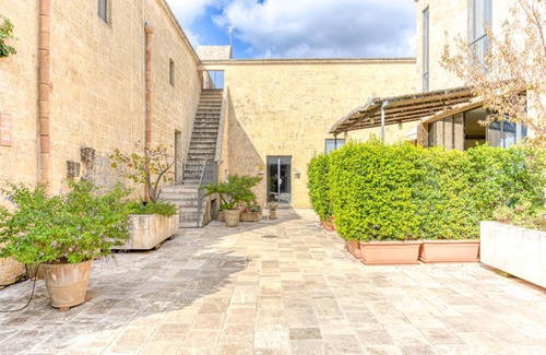 Patu Villa | 350 m² Villa ∙ 8 bedrooms ∙ 26 guests