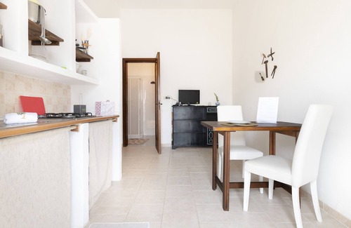 Giurdignano Apartment | Apartment 'Borgo Borgia - Casa Del Calzolaio' with Shared Pool, Wi-Fi and Air Conditioning