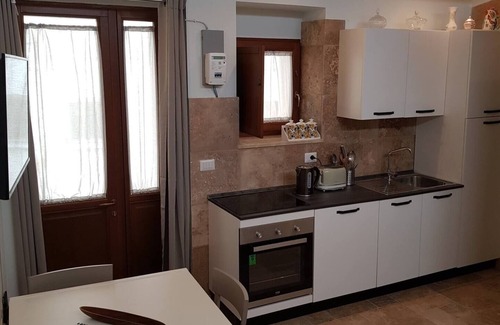 SantʼAgata di Puglia Apartment | Apartment 'Zenna - Arco Pronti' with Mountain View, Wi-Fi and Air Conditioning