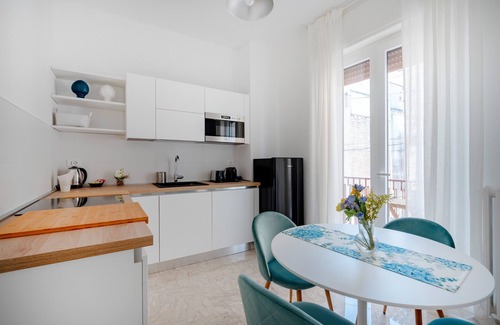 Conversano Apartment | Apartment 'Relaxia' with Balcony, Wi-Fi and Air Conditioning