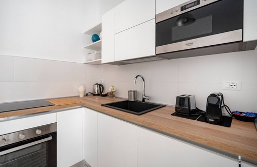 Conversano Apartment | Apartment 'Relaxia' with Balcony, Wi-Fi and Air Conditioning