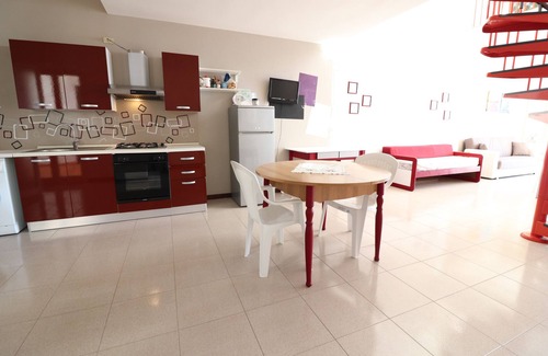 Santa Cesarea Terme House | Holiday Home 'Casa Nisea A Santa Cesarea Terme' with Private Terrace, Balcony and Air Conditioning