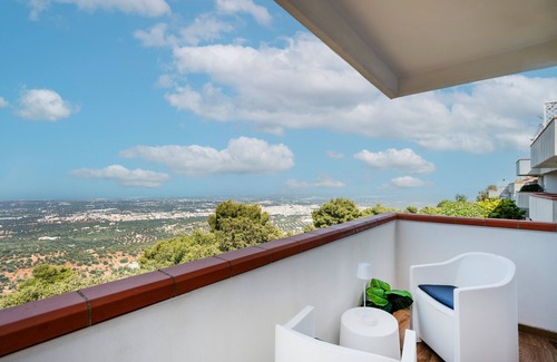Selva di Fasano House | Holiday Home 'Angel Suite 2' with Balcony, Wi-Fi and Air Conditioning