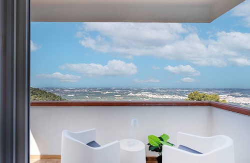 Selva di Fasano House | Holiday Home 'Angel Suite 2' with Balcony, Wi-Fi and Air Conditioning