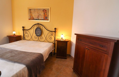 Otranto House | Holiday Home 'Casa Samira A Otranto' with Balcony and Air Conditioning