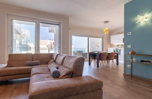 Polignano a Mare House | Holiday Home 'Sea in Sight Polignano a Mare' close to the Beach with Wi-Fi