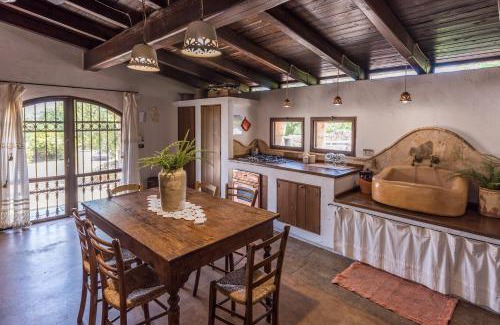 Racale House | Il Trullo - Tia Maria Country Inn