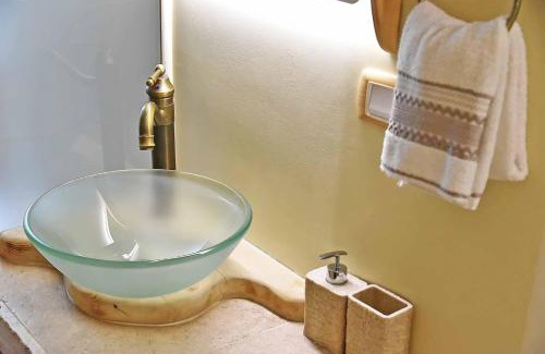 Putignano Bed & Breakfast | l'angolo di Gaudì, alcoba Blanca