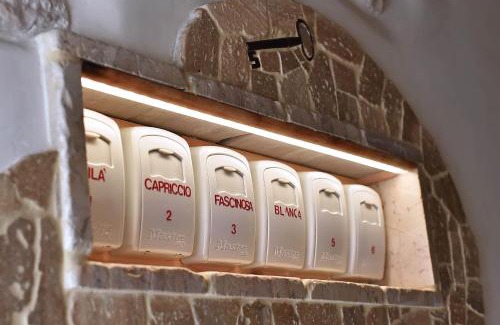 Putignano Bed & Breakfast | l'angolo di Gaudì, alcoba Blanca