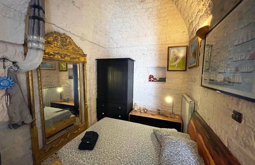 Ceglie Messapica House | La Casa in pietra