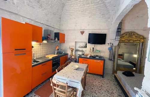 Ceglie Messapica House | La Casa in pietra