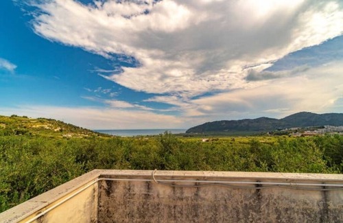 Mattinata House | Large apartment by the sea 4