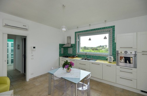 Conversano Villa | Leralora-Cherry House. Elegant villa with swimming pool, a stone's throw from the sea