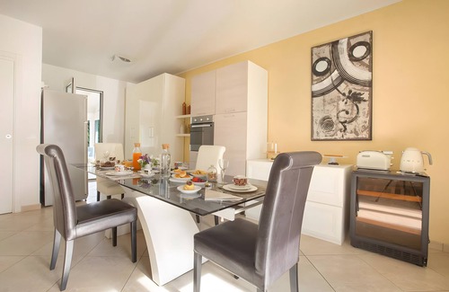 Melendugno Apartment | Room 'N. 3' with Shared Pool, Shared Garden and Wi-Fi