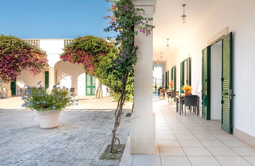 Castromediano Apartment | Room 'San Biagio - Deluxe 11' with Shared Pool, Wi-Fi and Air Conditioning