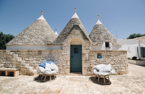 Ceglie Messapica Villa | Traditional trullo with swimming pool
