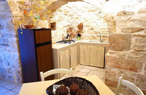 Ceglie Messapica House | TRULLO MADIA With SHARED JACUZZI for a memorable stay in nature and relax