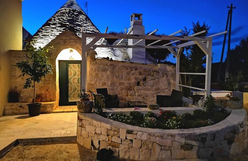 Ceglie Messapica House | TRULLO MADIA With SHARED JACUZZI for a memorable stay in nature and relax