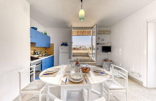 Castro Marina Apartment | Villa 'Blu La Panoramica' with Private Pool, Wi-Fi and Air Conditioning