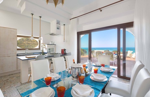 Peschici House | Villa D`Aria by BarbarHouse