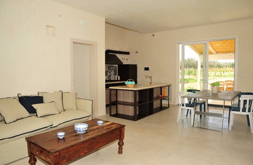 Otranto Villa | Villa 'Elegante A Otranto' with Shared Terrace, Wi-Fi and Air Conditioning