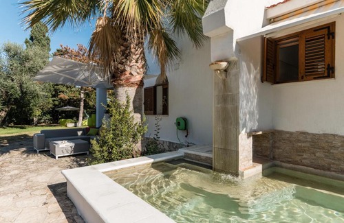Rosa Marina Villa | Villa Massimo con giardino by Wonderful Italy