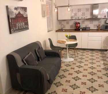 Municipio 1 Apartment | Vintage Home Bari