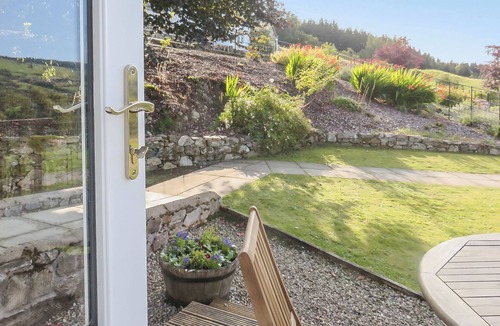 Strathtummel Cottage | 1 bedroom accommodation in Foss, near Pitlochry