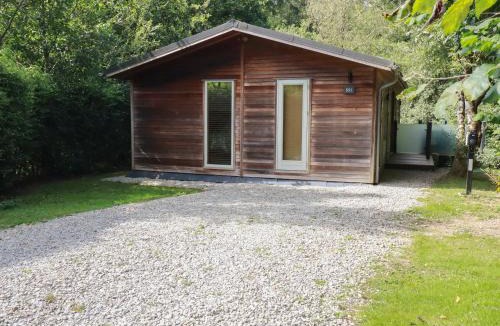 Looe House | 1 Streamside