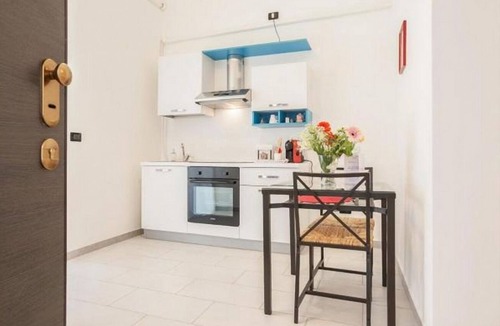 Municipio 1 Apartment | 13 NEW! 1bedroom & balcony P.zza Garibaldi! WiFi