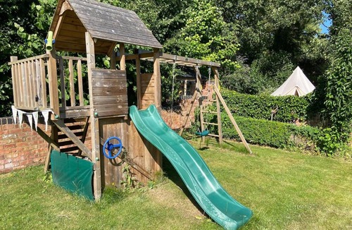 Cradley House | 16th Century cottage with heated pool & hot tub