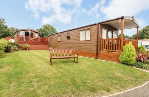 Haveringland House | 18 Lake View