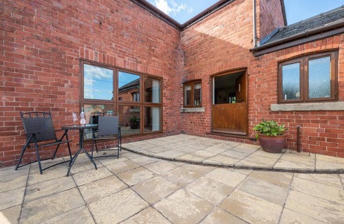 Overton-on-dee Cottage | 2 Bed in Wrexham (oc-26687)