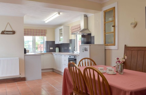 Porthyrhyd Cottage | 2 bedroom accommodation in Porthyrrhyd, near Carmarthen