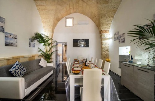 Salice Salentino House | 200 m² House ∙ 3 bedrooms ∙ 10 guests