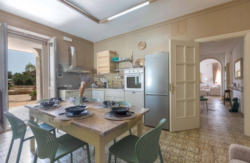 Oria Villa | 2076 Villa Artesole by BarbarHouse